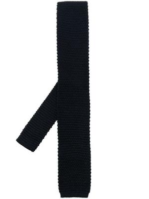 long fine-knit tie