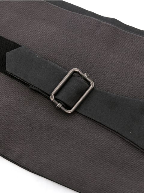buckle-fastening waist belt